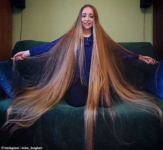 Cô gái sở hữu bộ tóc dài 1,55m, óng mượt như trong cổ tích