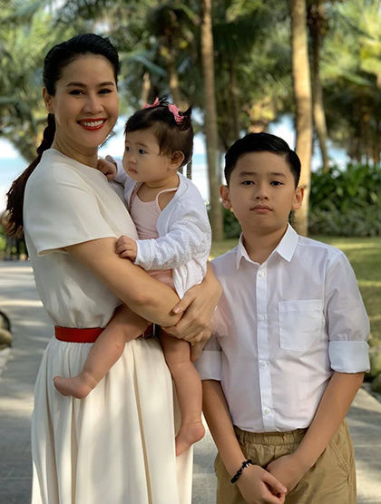 Những cặp chị em cây khế nghi cạch mặt vì cùng yêu một người