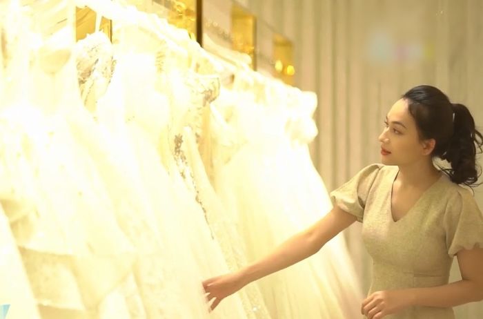 Nữ chính NALA: Khóc tại nhà Hương Giang, chia tay bạn trai dù gần cưới
