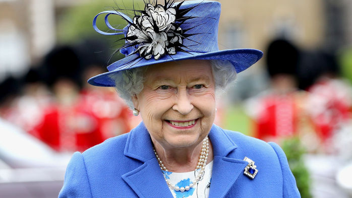 Bí quyết giúp nữ hoàng Elizabeth II 94 tuổi vẫn trẻ khoẻ