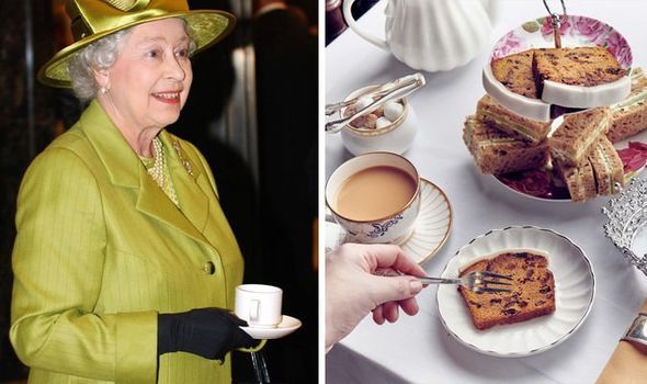 Bí quyết giúp nữ hoàng Elizabeth II 94 tuổi vẫn trẻ khoẻ