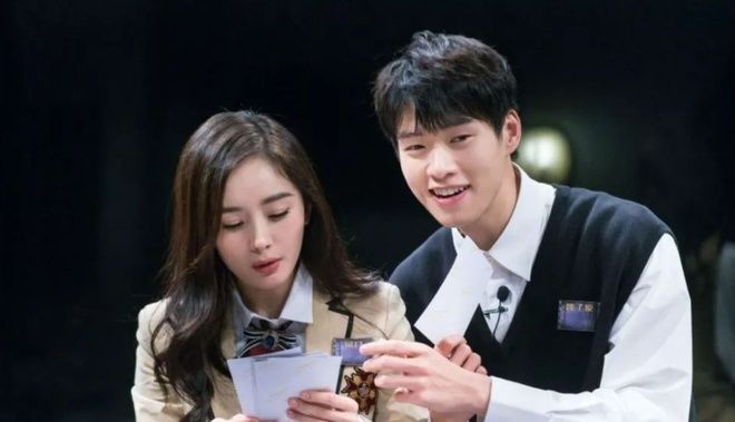 Sao Cbiz làm mẹ: AngelaBaby đầy trách nhiệm, Dương Mịch bỏ bê con