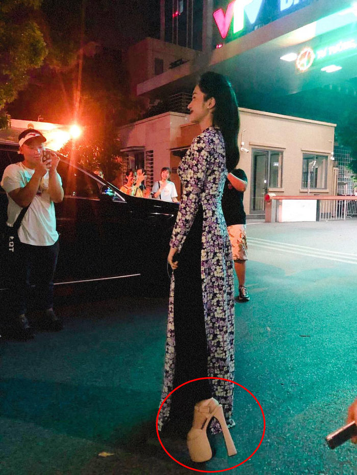 Sao Việt đi giày siêu cao gót: Hoa hậu Khánh Vân mới là trùm cuối