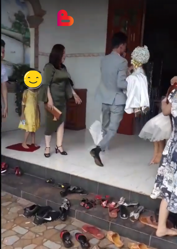 Vụ chú rể bế cô dâu mang bầu, nhất định không để mẹ con nó thiệt