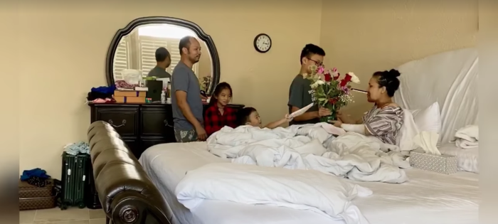 Chồng và 3 con bên cạnh động viên Hồng Ngọc suốt thời gian trị bỏng