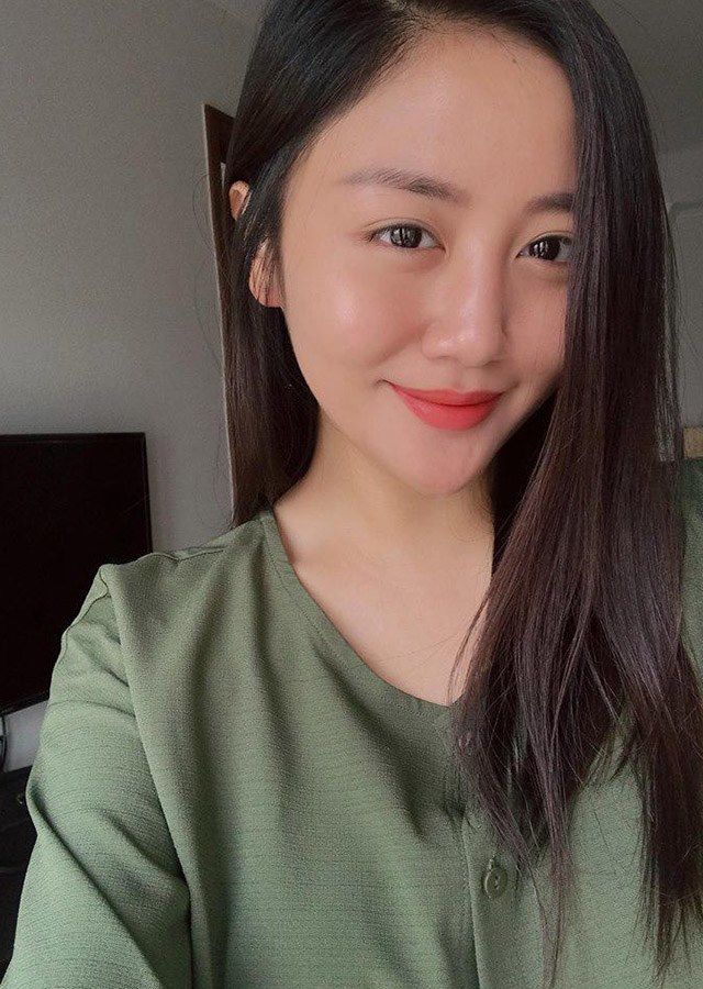 Văn Mai Hương sở hữu làn da căng bóng, mịn màng: Nhờ tẩy trang kỹ