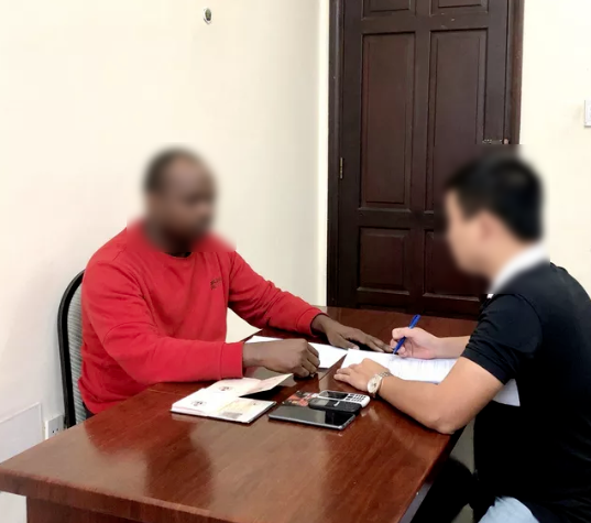 Thêm 1 người suýt thành nạn nhân của trò lừa ''bạn trai Tây gửi tiền''