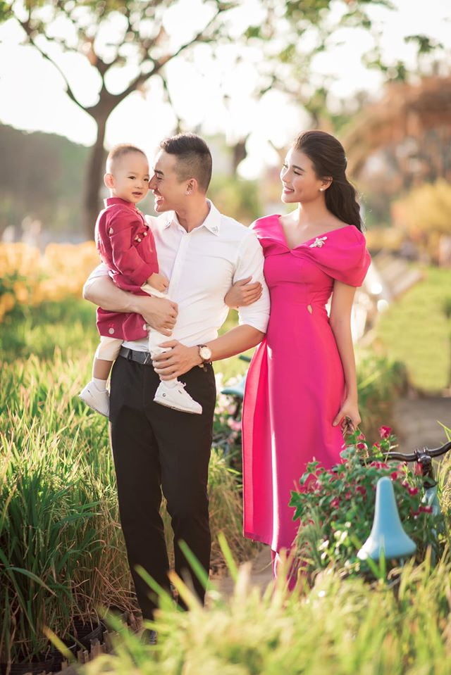 Thuý Diễm đăng ảnh chồng khi mới làm bố, tính chuyện sinh con thứ 2