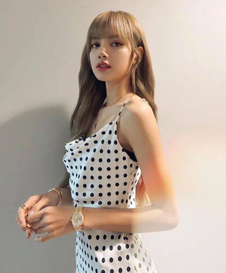 Lisa đăng ảnh xinh đẹp, chứng tỏ vẫn ổn sau vụ bị lừa đảo 20 tỷ đồng