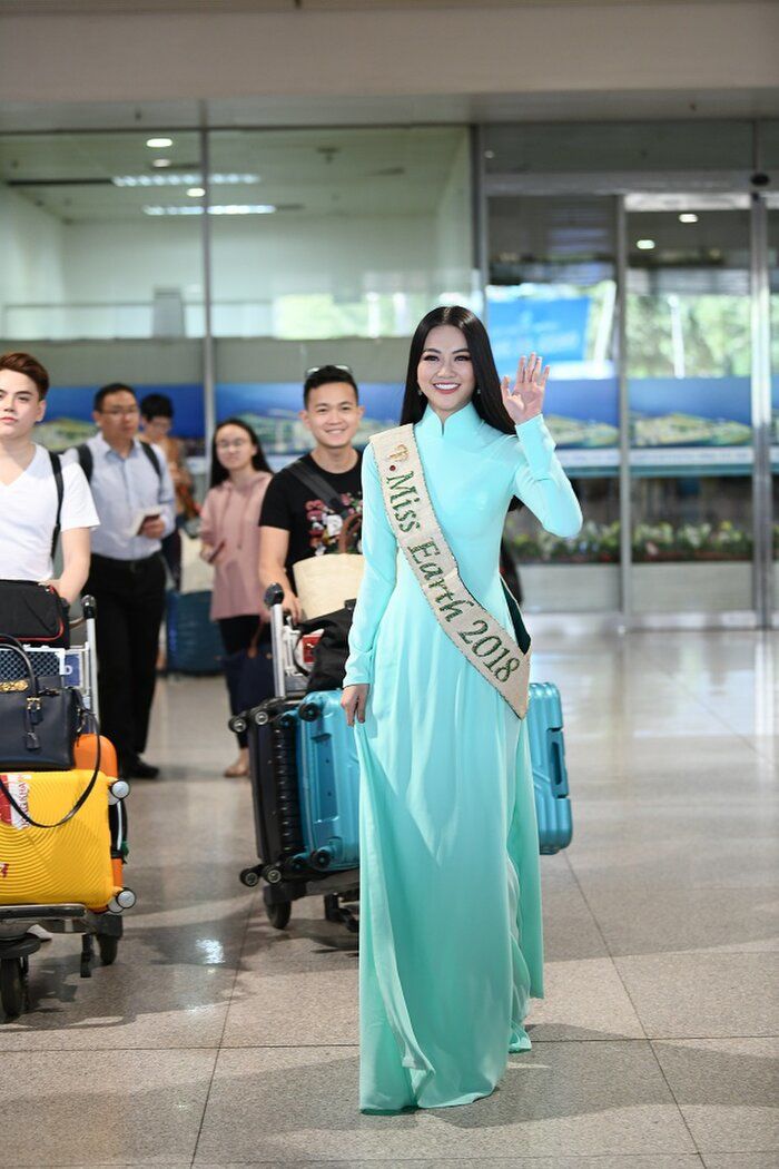 Trang phục ngày trở về của các Hoa hậu: H'Hen Niê khiến CĐM vỡ òa