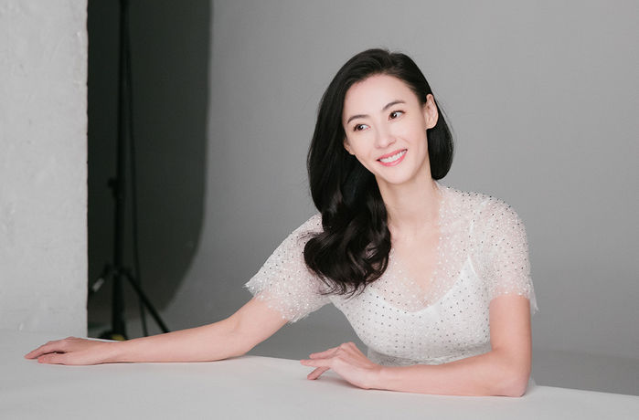 Trương Bá Chi vướng nghi vấn mang thai lần thứ 4 khi lộ bụng lùm lùm