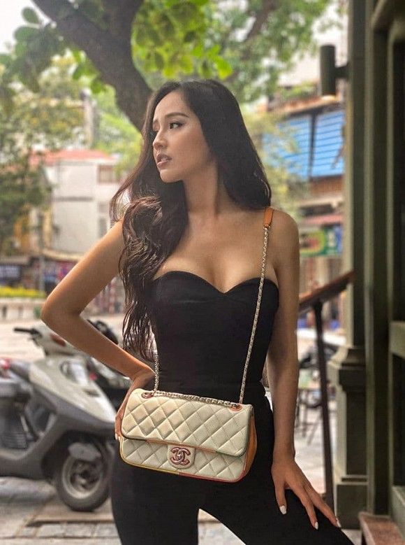 Từng bị trêu đô con, Mai Phương Thúy giờ tự tin khoe vòng eo bé tí