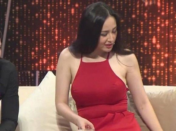 Từng bị trêu đô con, Mai Phương Thúy giờ tự tin khoe vòng eo bé tí