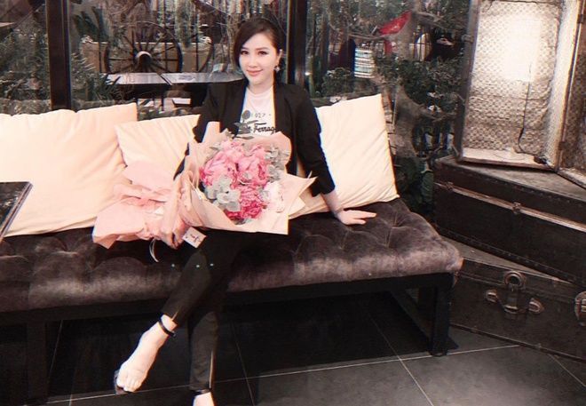 Vẫn là áo thun trắng nhưng Bảo Thy sở hữu BTS trị giá nghìn đô