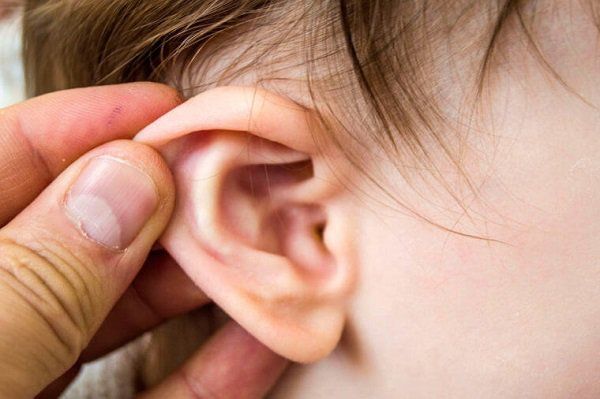 Dấu hiệu nhận biết trẻ có nguy cơ mắc bệnh viêm tai giữa