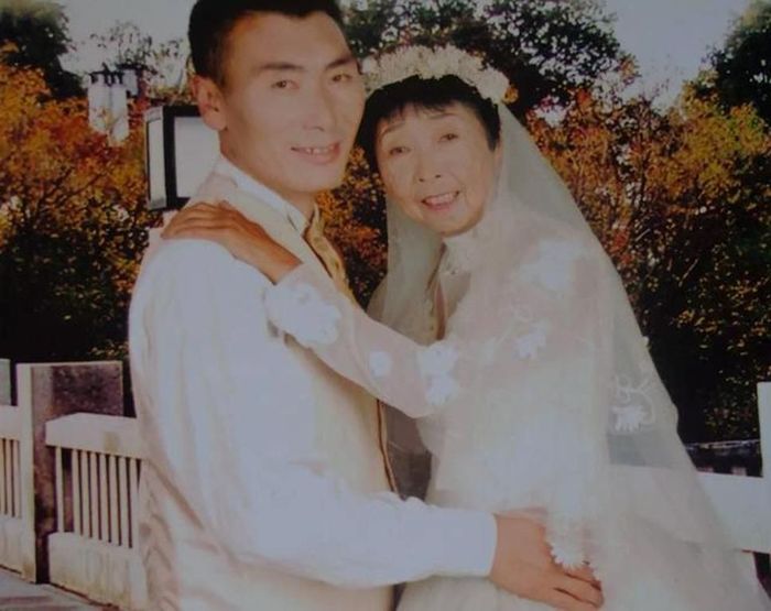 Vợ 59 - chồng 26 lấy nhau bị cả làng dè bỉu hiện có cuộc sống ra sao?