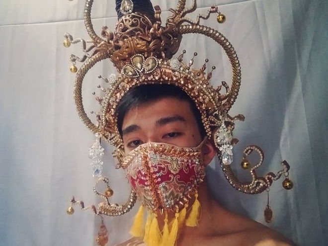 6 chiếc khẩu trang độc, dị gây bão: Khẩu trang làm bằng lá bắp cải