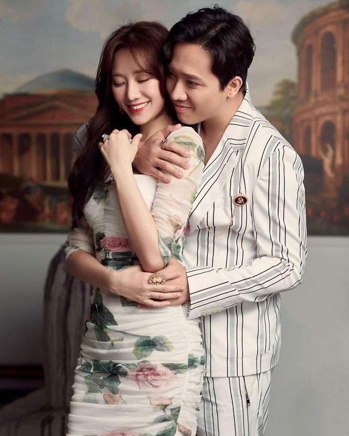 Lý Nhã Kỳ khoe đồng hồ 3 tỷ đồng, Ngọc Trinh diện váy cắt xẻ táo bạo