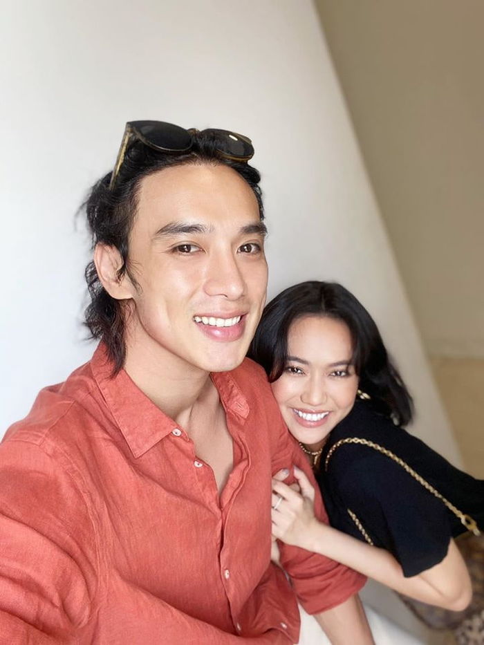 Bảo Anh khoe ảnh gia đình, Midu đòi bỏ phố về rừng sống