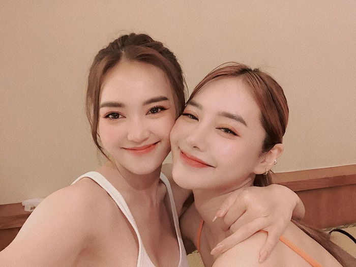 Thúy Vân tung ảnh cưới ngọt ngào, Thu Trang lấp ló vòng 1 gợi cảm