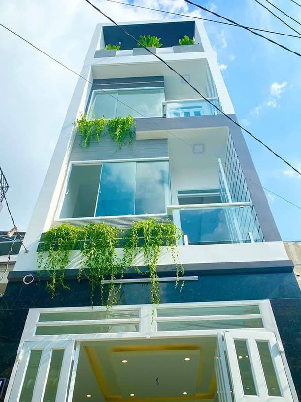 MC Đại Nghĩa khoe nhà mới hoành tráng, Rhymastic đón con đầu lòng