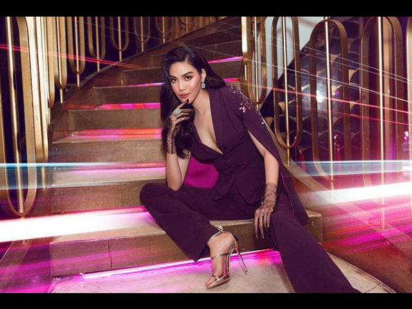 Hoàng Oanh hạnh phúc bên ông xã, con gái Hà Kiều Anh catwalk