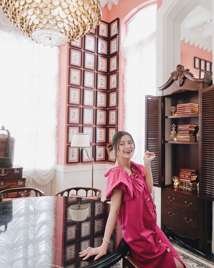 Đông Nhi thăng hạng nhan sắc cuối thai kỳ, Chi Pu tình tứ bên Hoàng Ku