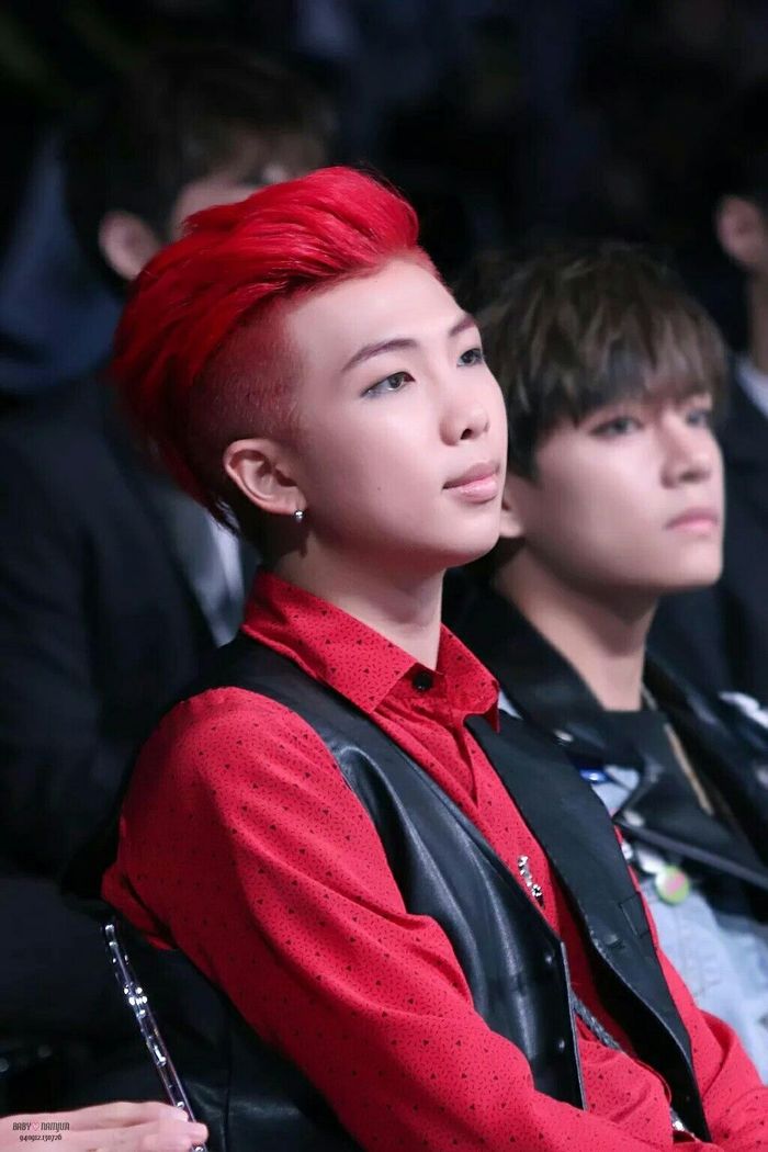 RM (BTS) bị chê xấu khi lọt chung khung hình với G-Dragon, Chanyeol