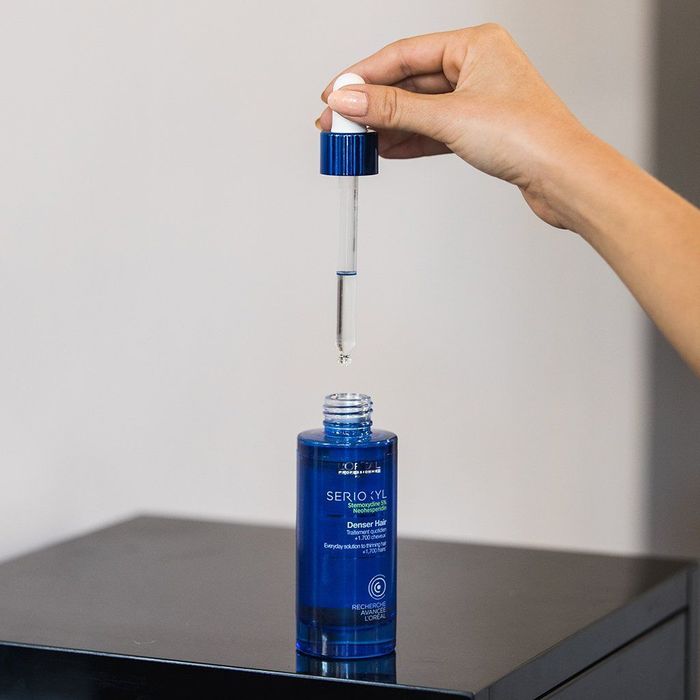 Ghim ngay 3 lọ serum cứu tóc: Loại của Pháp giảm gãy rụng đến 93%