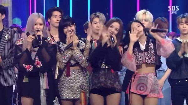BLACKPINK live như nuốt đĩa, Knet liền mỉa mai TWICE