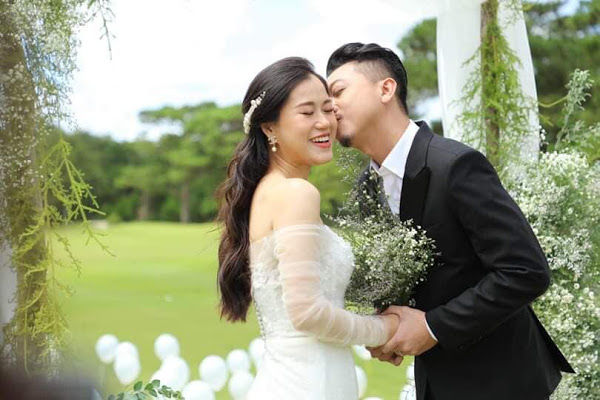 Kỷ niệm 10 năm ngày cưới của Hứa Minh Đạt - Lâm Vỹ Dạ