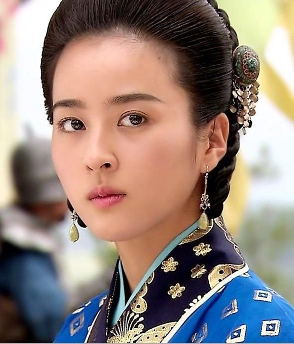 Mỹ nhân Truyền Thuyết Jumong gây sốt vì khuôn mặt không đổi sau 14 năm