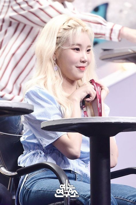 Idol nữ có góc nghiêng kém xinh nhất Kpop: Jennie, Nayeon bị gọi tên