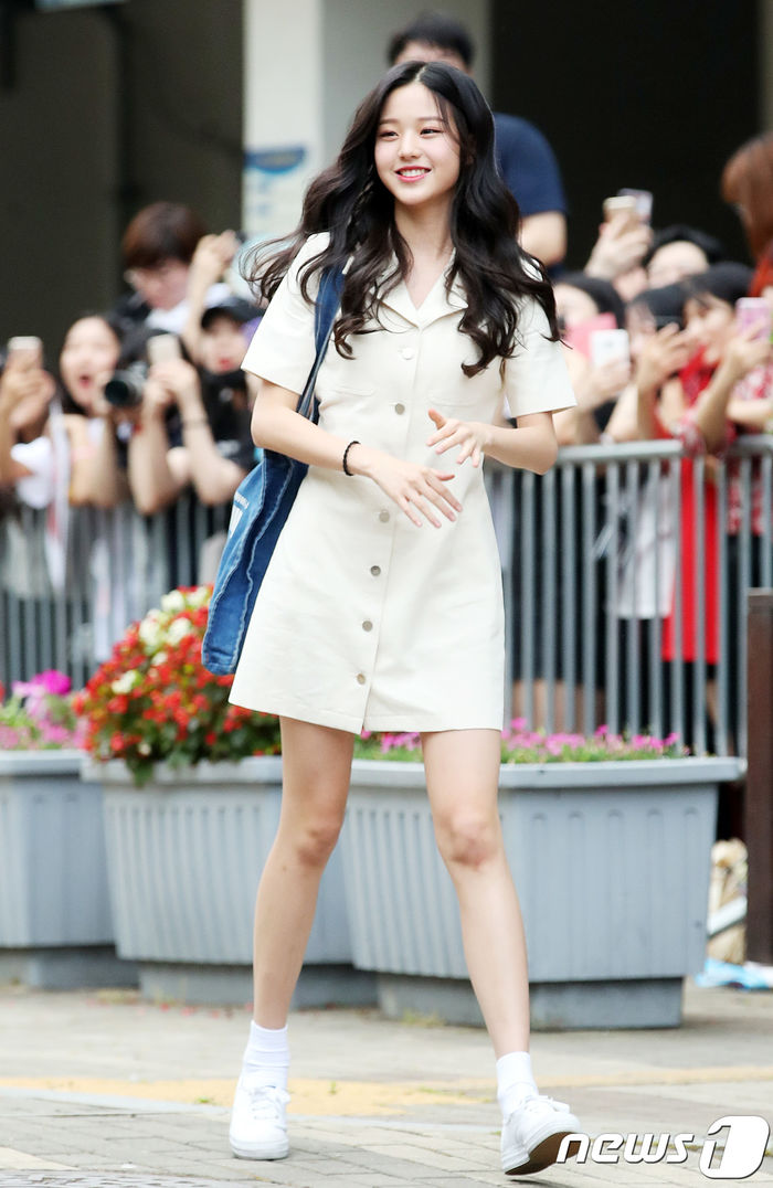 3 mỹ nhân IZ*ONE có style đỉnh nhất: Jang Won Young nữ tính