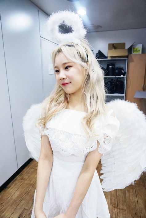 Idol nữ có góc nghiêng kém xinh nhất Kpop: Jennie, Nayeon bị gọi tên