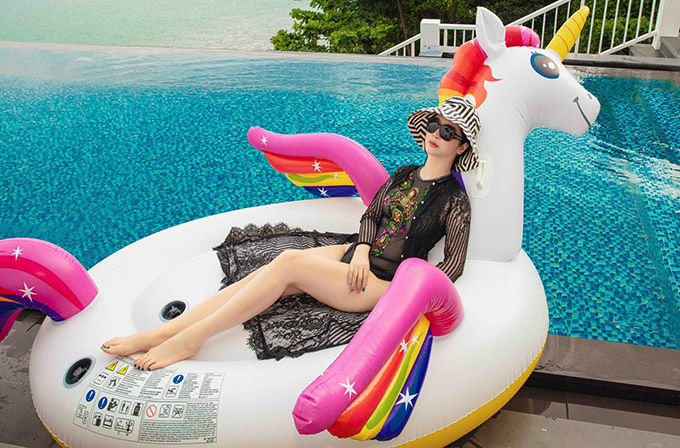 Hoa hậu Giáng My đẹp nín thở trong loạt ảnh diện bikini ở Phú Quốc