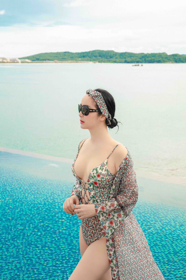 Hoa hậu Giáng My đẹp nín thở trong loạt ảnh diện bikini ở Phú Quốc