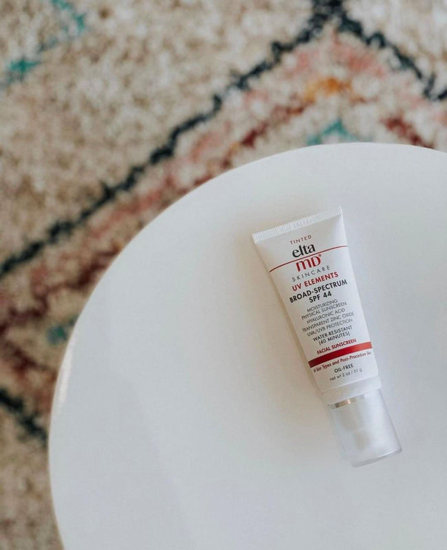 Bác sĩ da liễu chia sẻ 6 món skincare an toàn cho mẹ bầu
