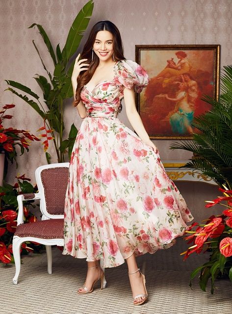 Cân não trước 4 mỹ nhân cùng diện 1 thiết kế: Hà Hồ bùng nổ nữ tính