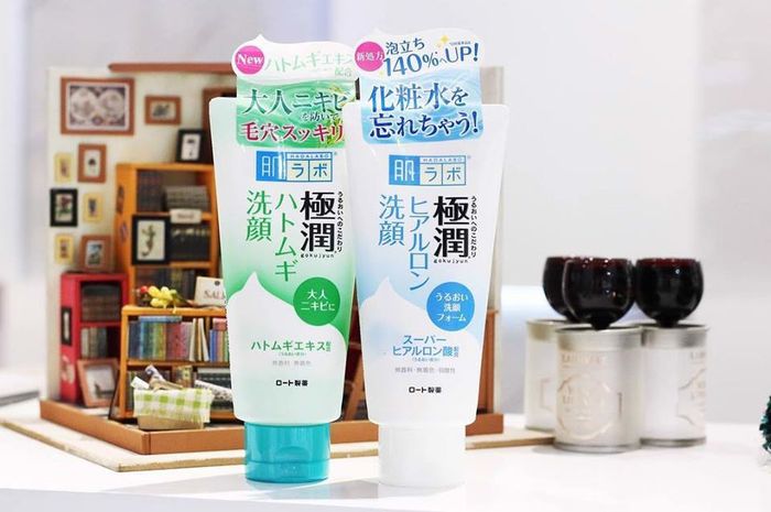 5 sữa rửa mặt giúp làn da khô, thâm sần trở nên mướt mịn