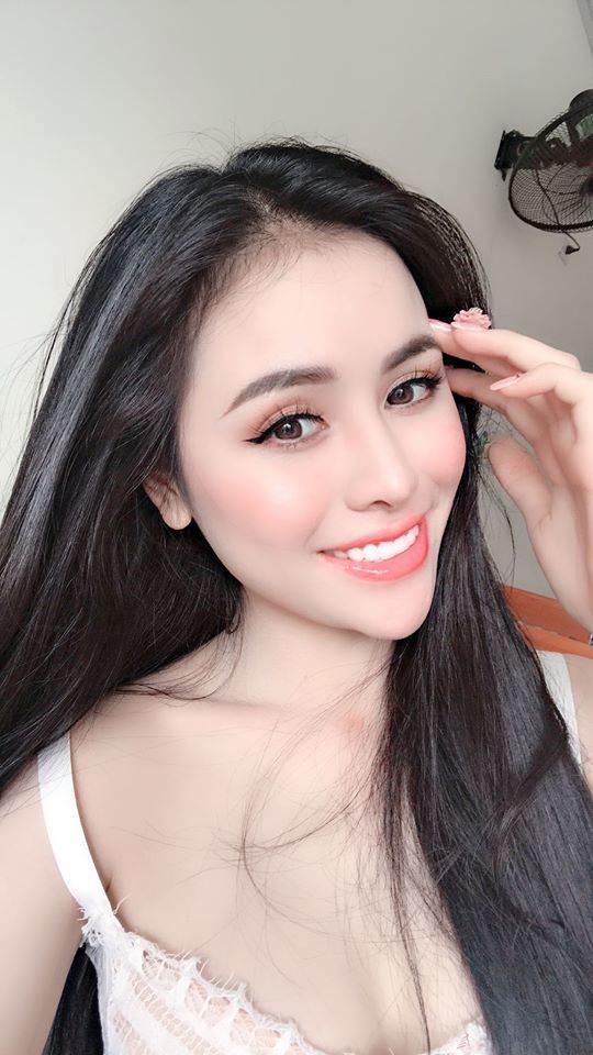 Á hậu Thư Dung trở lại bị nghi đã thẩm mỹ, sau 2 năm vẫn còn tai tiếng