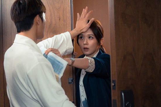 6 biểu hiện không lẫn vào đâu được khi chàng “say nắng” người khác