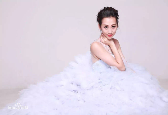 Bà xã Trần Hạo Dân xuống sắc ở U40, phải bán hàng online để nuôi con