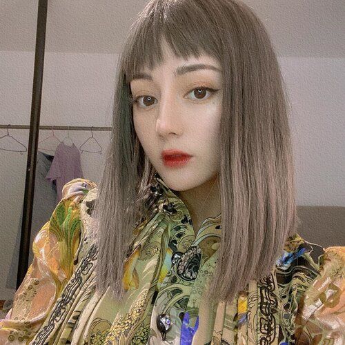 Chỉ thay đổi kiểu tóc, Địch Lệ Nhiệt Ba được khen xinh như búp bê