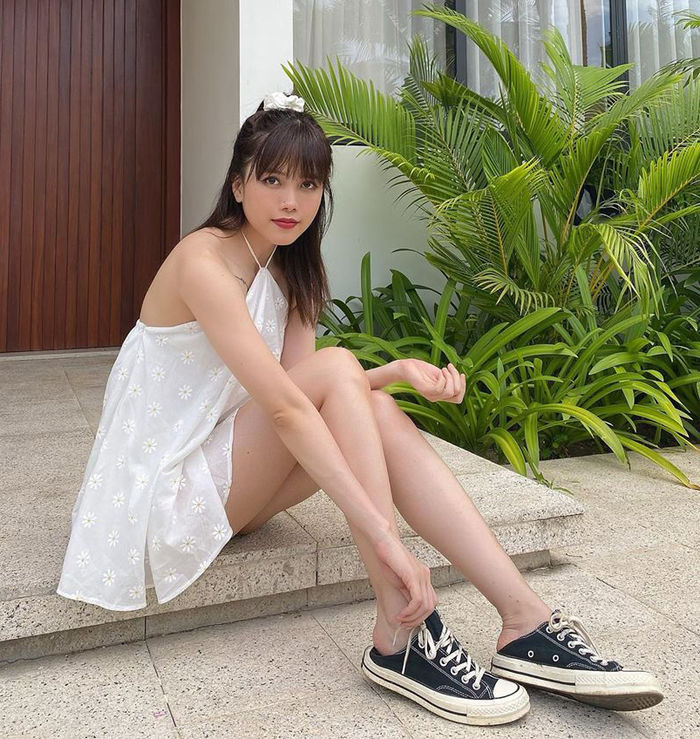 Phong cách sao Việt: Quỳnh Anh Shyn đốt mắt với váy xuyên thấu