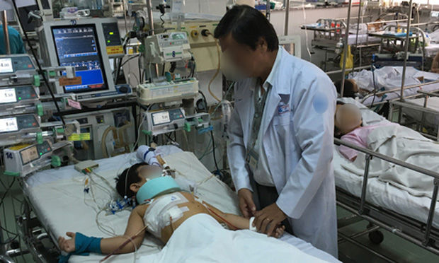 Kỳ tích bác sĩ lấy lại sự sống cho cậu bé bị vật nhọn đâm vào tim