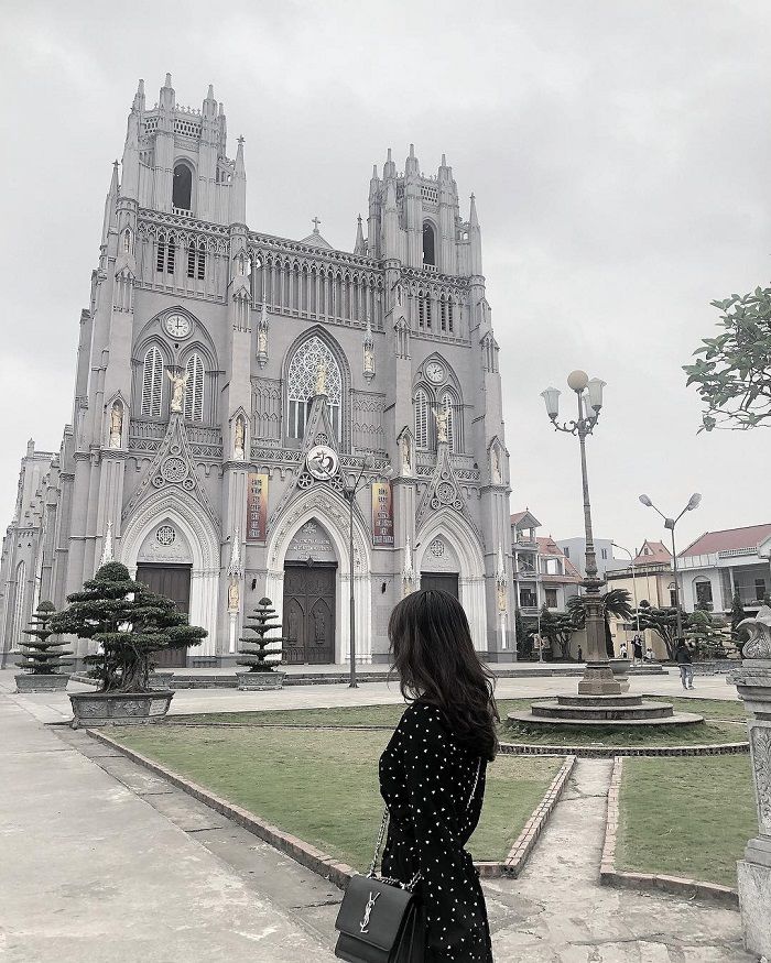 Nhà thờ Nam Định gây bão vì y hệt trường Hogwart trong Harry Porter