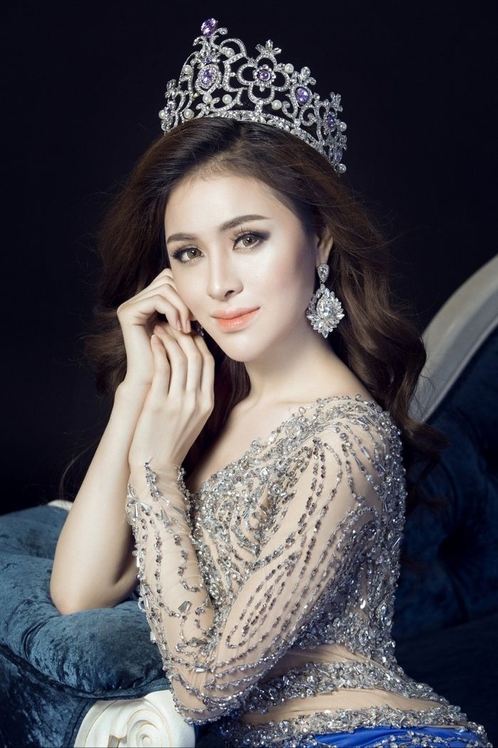 Á hậu Thư Dung trở lại bị nghi đã thẩm mỹ, sau 2 năm vẫn còn tai tiếng