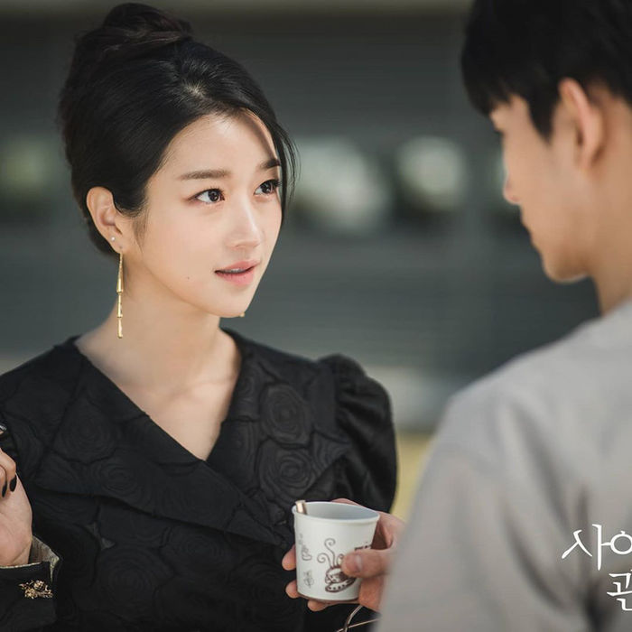 3 màu son theo style của điên nữ Seo Ye Ji: Son tím hồng khá dễ đánh