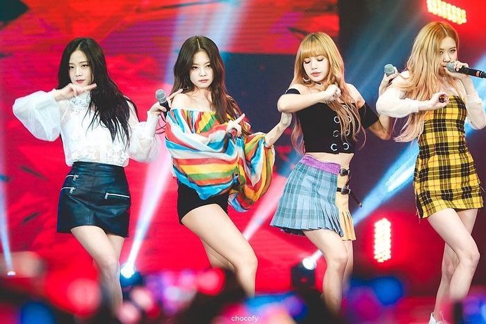 Truyền hình Ấn Độ gây tranh cãi vì gọi BLACKPINK là vũ công thoát y